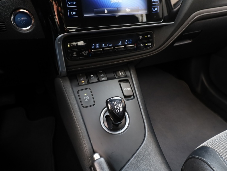 Toyota Auris 1.8 Hybrid Executive | Panoramadak | Half leder | Full Led