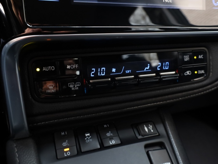 Toyota Auris 1.8 Hybrid Executive | Panoramadak | Half leder | Full Led