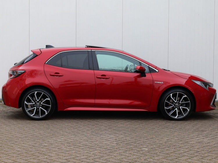 Toyota Corolla 2.0 Hybrid Executive | Panoramadak | Leder/Alcantara | JBL