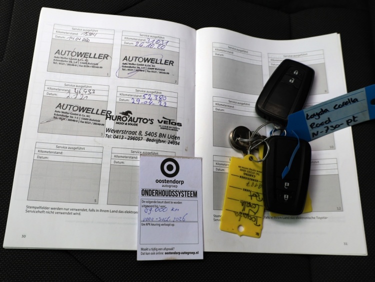 Toyota Corolla 2.0 Hybrid Executive | Panoramadak | Leder/Alcantara | JBL