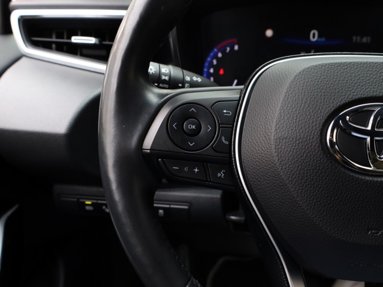 Toyota Corolla 2.0 Hybrid Executive | Panoramadak | Leder/Alcantara | JBL