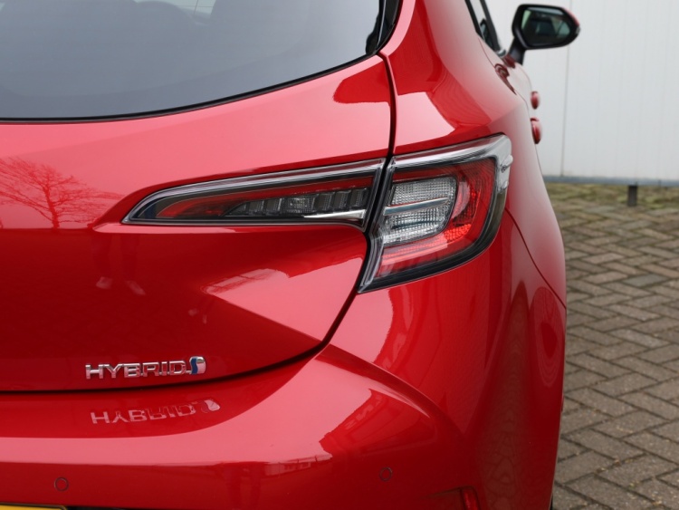 Toyota Corolla 2.0 Hybrid Executive | Panoramadak | Leder/Alcantara | JBL