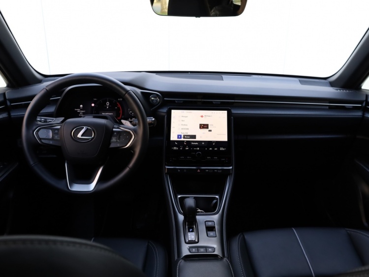 Lexus LBX Relax AWD | Mark Levinson | Head-up | Park Assist