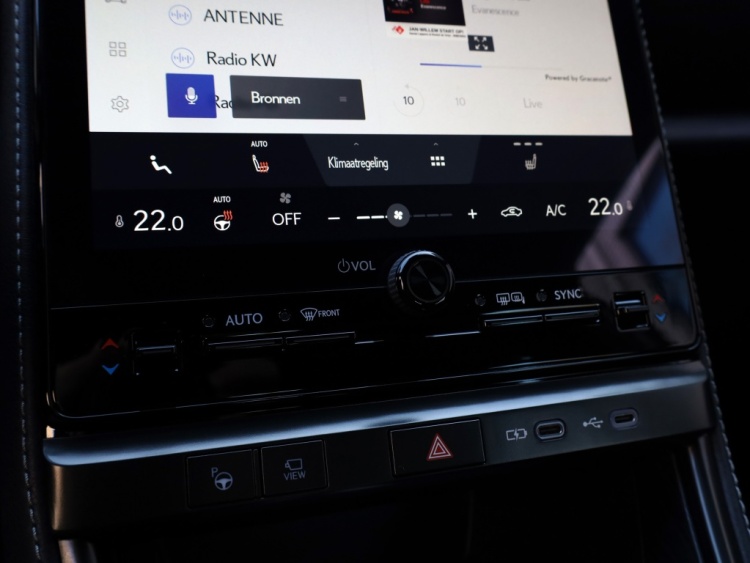 Lexus LBX Relax AWD | Mark Levinson | Head-up | Park Assist