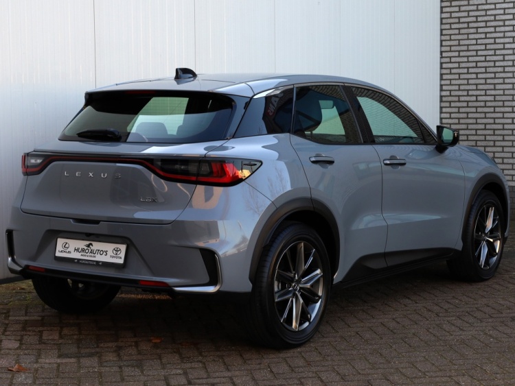 Lexus LBX Relax AWD | Mark Levinson | Head-up | Park Assist