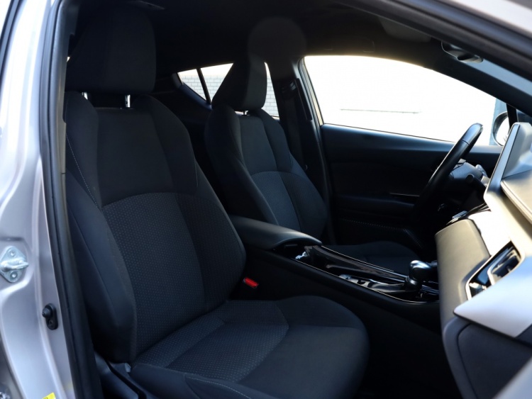 Toyota C-HR 1.8 Hybrid Dynamic | Park-Assist | Dodehoek | Stuurwielverwarmin