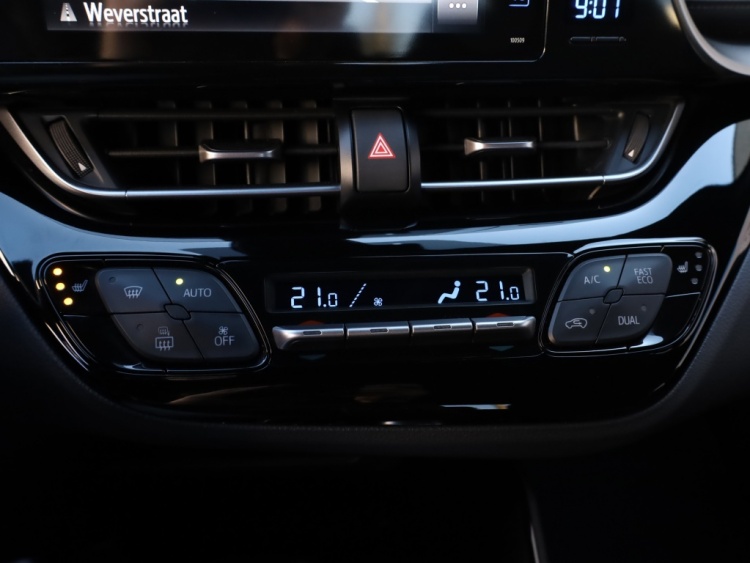 Toyota C-HR 1.8 Hybrid Dynamic | Park-Assist | Dodehoek | Stuurwielverwarmin