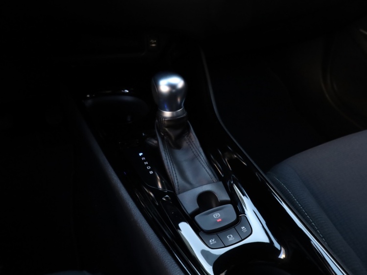 Toyota C-HR 1.8 Hybrid Dynamic | Park-Assist | Dodehoek | Stuurwielverwarmin