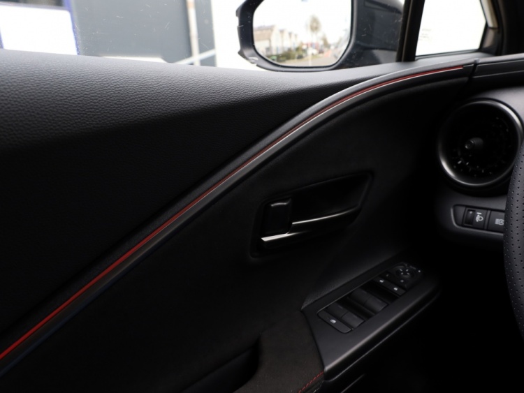 Toyota C-HR 2.0 PHEV 220 GR Sport | Leder/Alcantara | JBL | Memory Seat