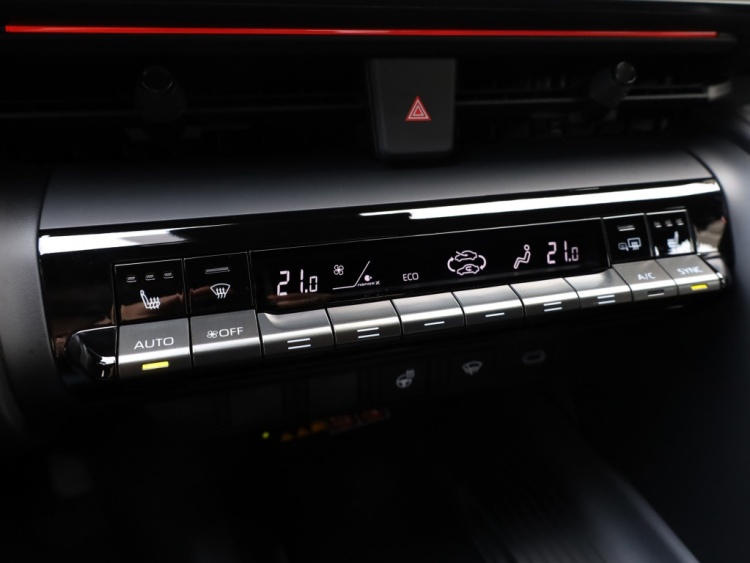 Toyota C-HR 2.0 PHEV 220 GR Sport | Leder/Alcantara | JBL | Memory Seat