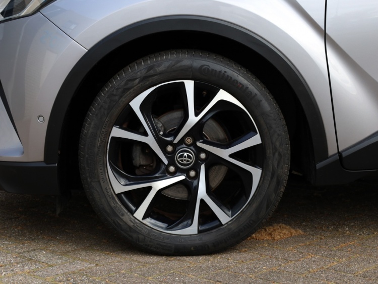 Toyota C-HR 1.8 Hybrid Dynamic | Park-Assist | Dodehoek | Stuurwielverwarmin