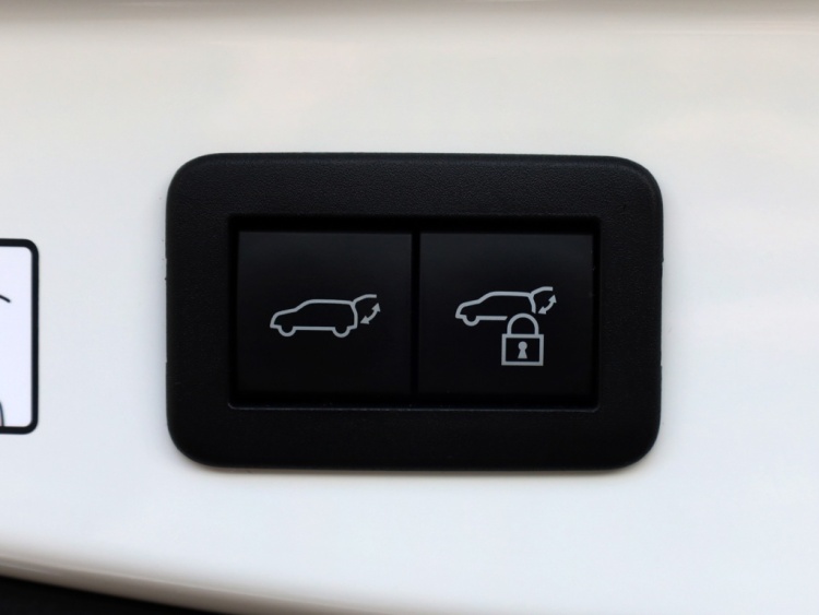 Toyota C-HR 2.0 Hybrid 200 Dynamic | Stuurverwarming | Trekhaak | El. Achter