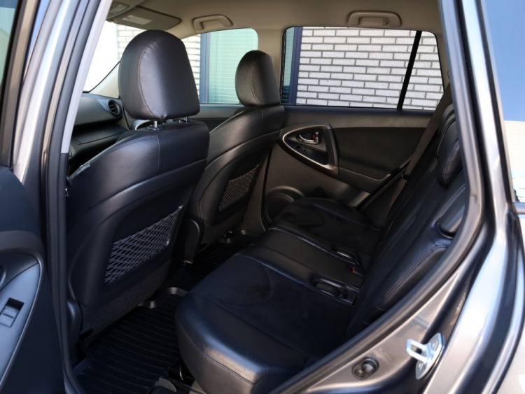 Toyota RAV4 2.0 VVTi 4WD Executive Business | Leder/Alcantara | Trekhaak