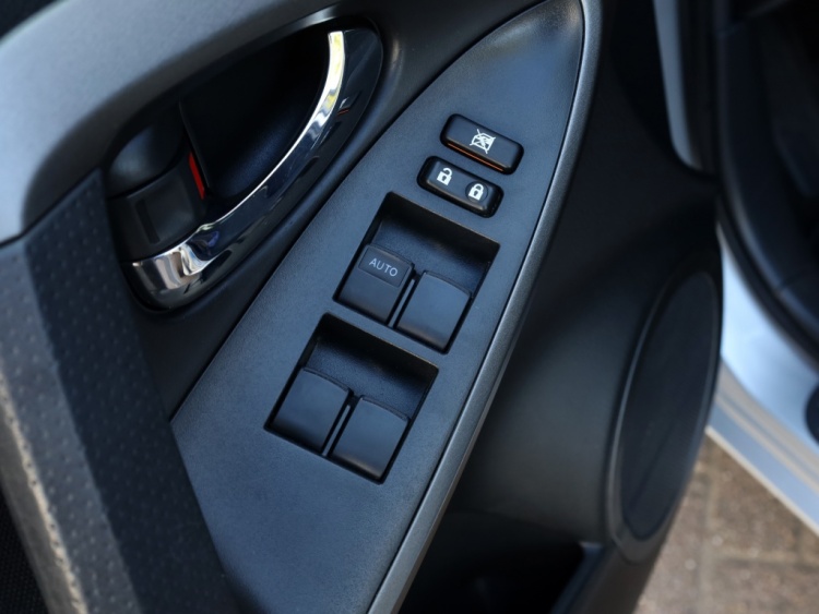 Toyota RAV4 2.0 VVTi Dynamic 4WD | 2000 kg trekgewicht | Clima | Trekhaak