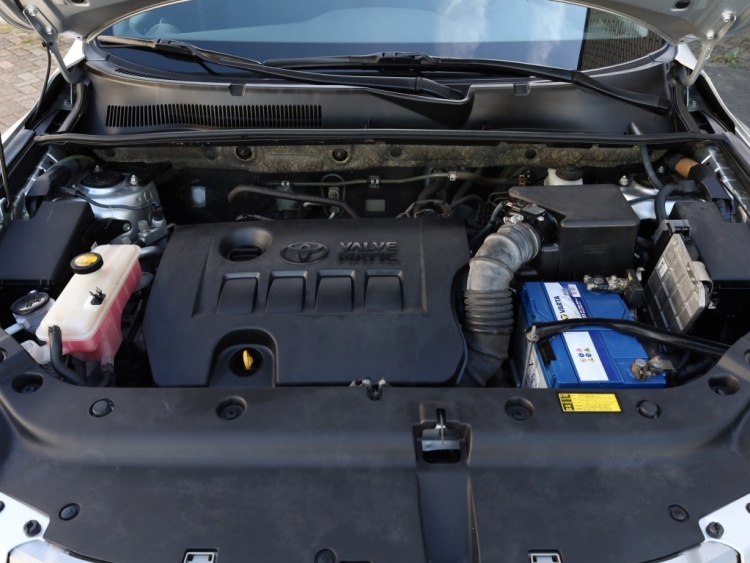 Toyota RAV4 2.0 VVTi Dynamic 4WD | 2000 kg trekgewicht | Clima | Trekhaak