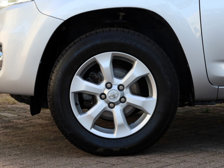 Toyota RAV4 2.0 VVTi Dynamic 4WD | 2000 kg trekgewicht | Clima | Trekhaak