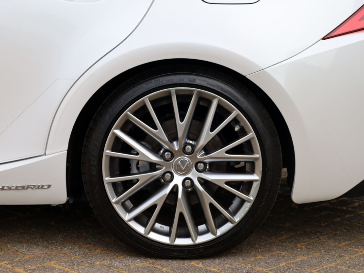 Lexus IS 300h Hybrid Luxury Line | Mark Levinson | Stoelventilatie | Schu