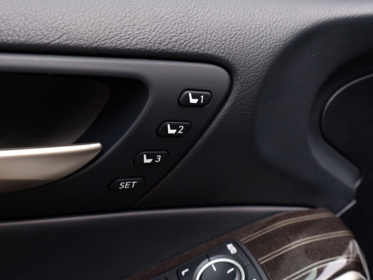 Lexus IS 300h Hybrid Luxury Line | Mark Levinson | Stoelventilatie | Schu