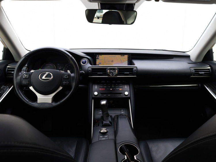 Lexus IS 300h Hybrid Luxury Line | Mark Levinson | Stoelventilatie | Schu