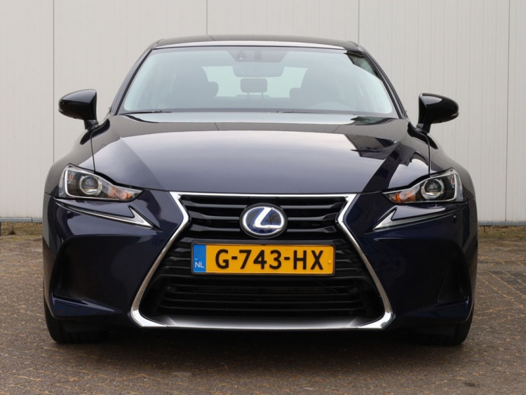Lexus IS 300h Sport Edition | Stoelverwarming | Parkeersensoren | NL-Auto