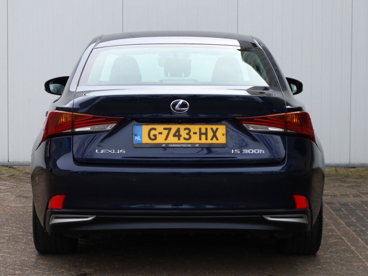 Lexus IS 300h Sport Edition | Stoelverwarming | Parkeersensoren | NL-Auto