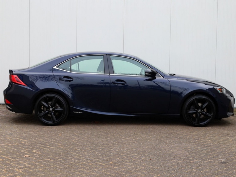 Lexus IS 300h Sport Edition | Stoelverwarming | Parkeersensoren | NL-Auto