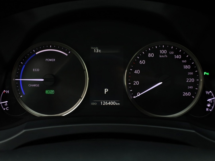 Lexus IS 300h Sport Edition | Stoelverwarming | Parkeersensoren | NL-Auto