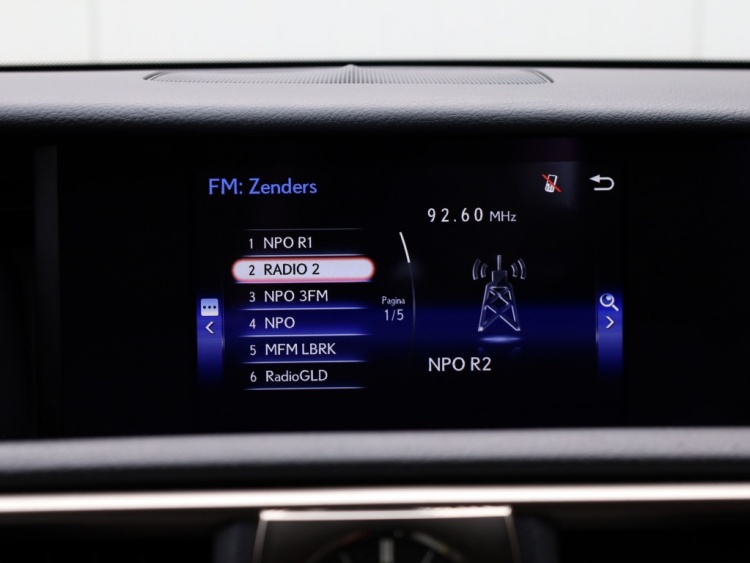 Lexus IS 300h Sport Edition | Stoelverwarming | Parkeersensoren | NL-Auto