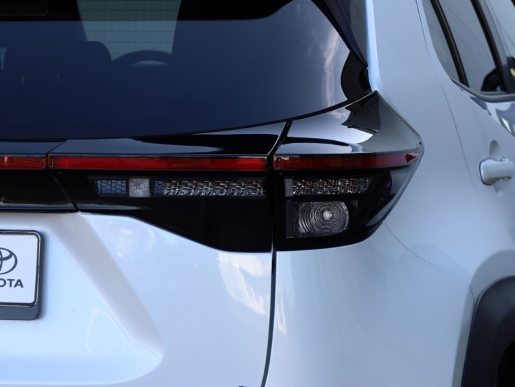 Toyota Yaris Cross 1.5 Hybrid Adventure | Head-Up | Half Leder | Dodehoek