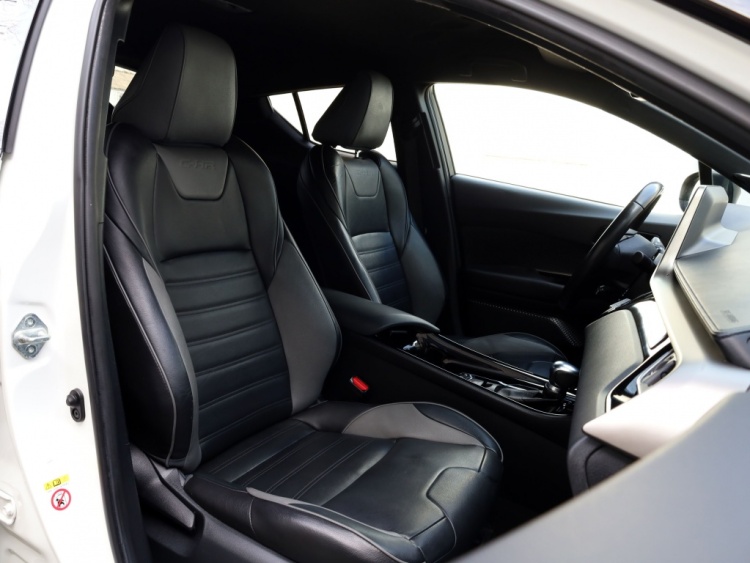 Toyota C-HR 1.8 Hybrid Black Editon | Leder | JBL | Park-Assist