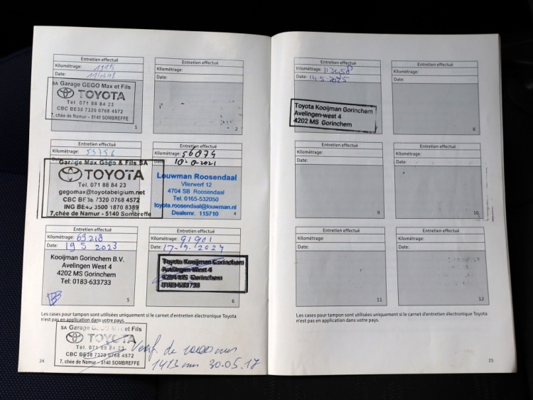 Toyota C-HR 1.8 Hybrid Bi-Tone | JBL Audio | Stoelverwarming | Navigatie