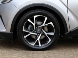 Toyota C-HR 1.8 Hybrid Bi-Tone | JBL Audio | Stoelverwarming | Navigatie