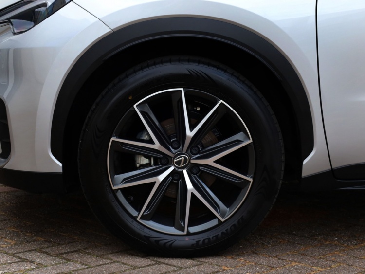 Lexus LBX Cool 2WD | Leder/Alcantara | Memory Seat | BSM