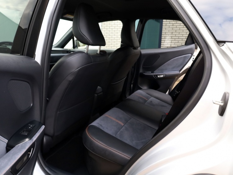 Lexus LBX Cool 2WD | Leder/Alcantara | Memory Seat | BSM