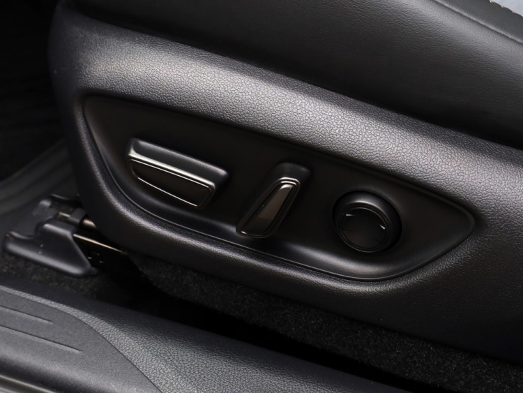 Lexus LBX Cool 2WD | Leder/Alcantara | Memory Seat | BSM