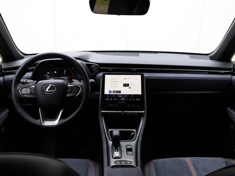 Lexus LBX Cool 2WD | Advanced Pack | Mark Levinson | 360 Camera | Head-Up