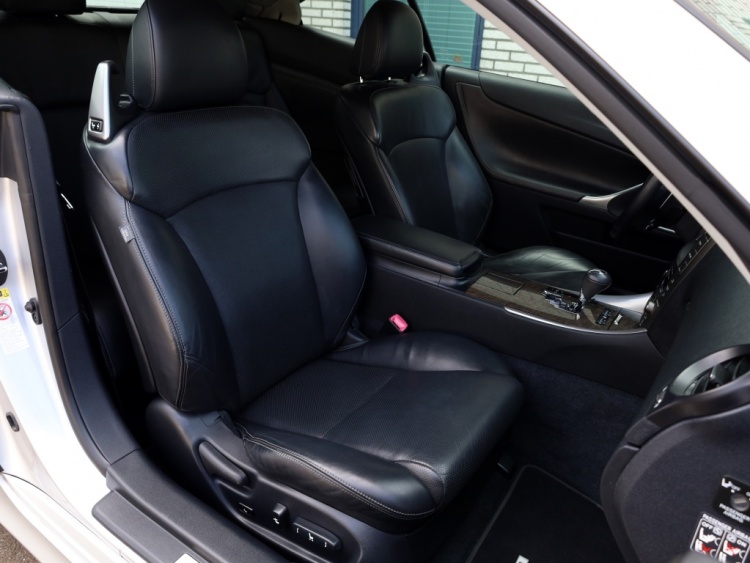Lexus IS Cabriolet 250C Executive | Mark Levinson | Leder | Stoelventilatie