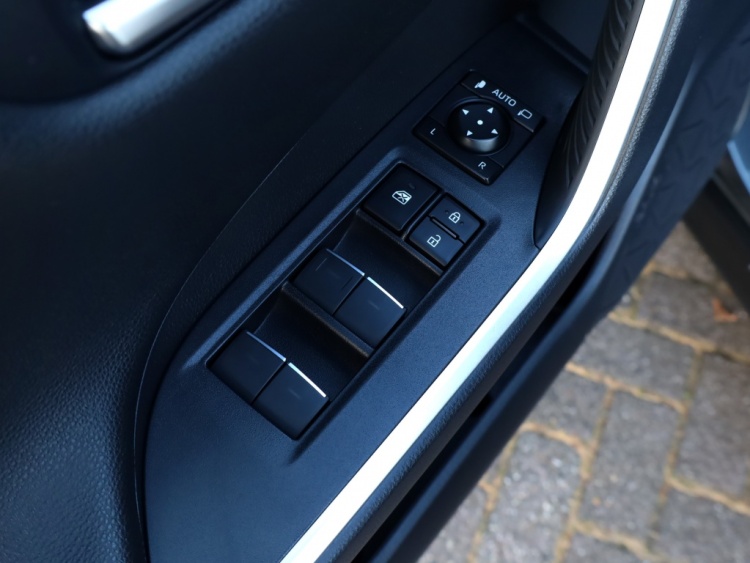 Toyota RAV4 2.5 Plug-in Hybrid Bi-Tone+ | Panoramadak | Stoelventilatie | JB