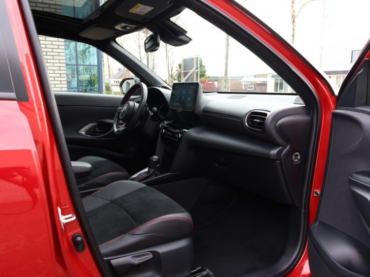 Toyota Yaris Cross 1.5 Hybrid GR Sport | Panoramadak | JBL Audio | Head-Up
