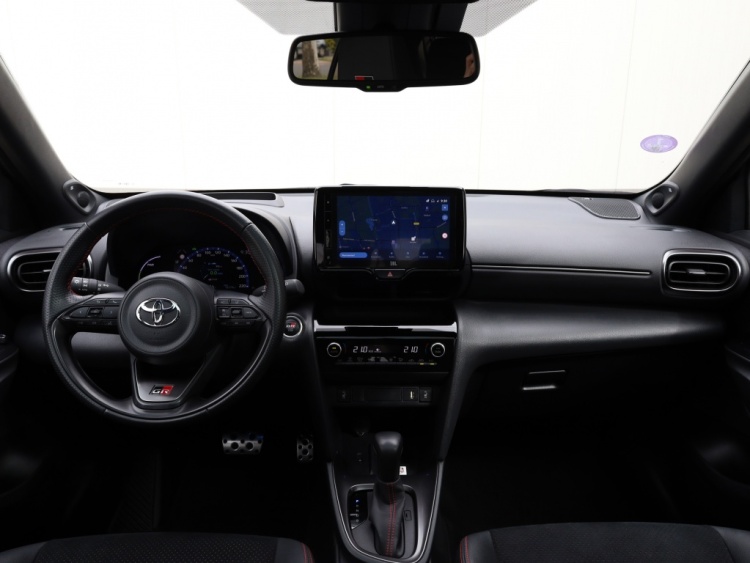 Toyota Yaris Cross 1.5 Hybrid GR Sport | Panoramadak | JBL Audio | Head-Up