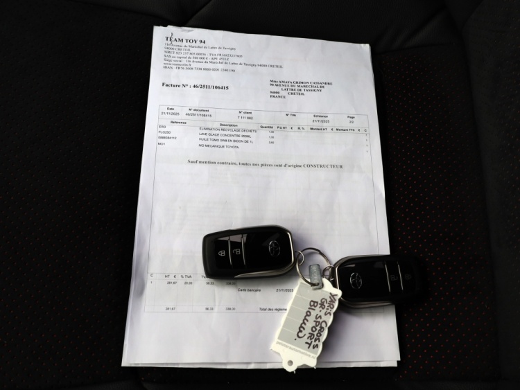 Toyota Yaris Cross 1.5 Hyb 130 GR SPORT | Head Up | Leder/Alcantara | Dodehoek