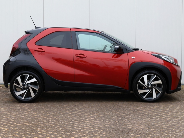 Toyota Aygo X 1.0 VVT-i MT Envy | JBL | Clima | NL-auto