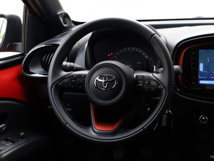 Toyota Aygo X 1.0 VVT-i MT Envy | JBL | Clima | NL-auto