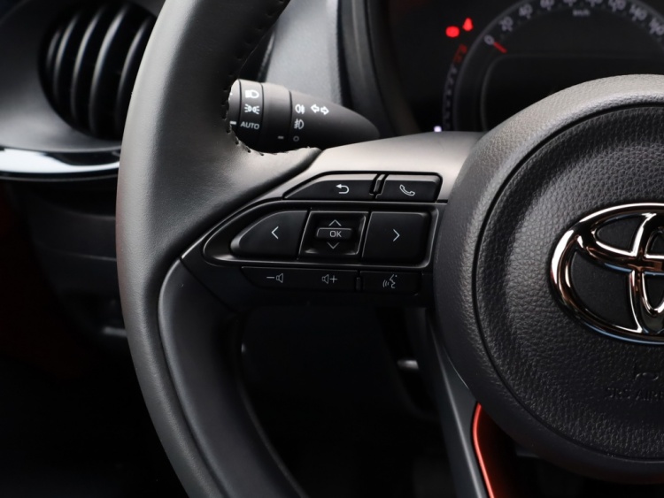 Toyota Aygo X 1.0 VVT-i MT Envy | JBL | Clima | NL-auto