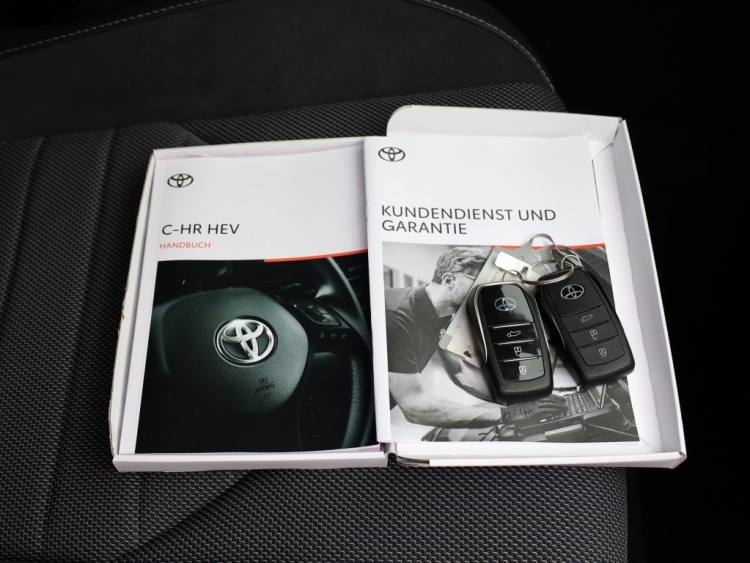 Toyota C-HR 2.0 Hybrid 200 Executive | JBL | Half Leder | El. Achterklep