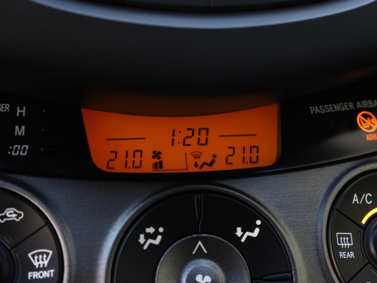 Toyota RAV4 2.0 VVTi Dynamic 4WD | 2000 kg trekgewicht | Clima | Trekhaak