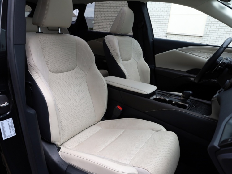 Lexus RX 450h+President Line