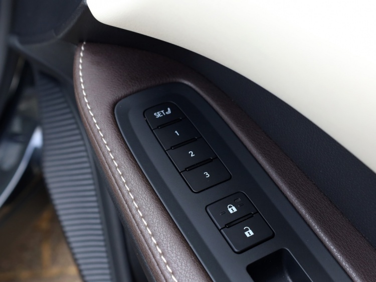 Lexus RX 450h+President Line