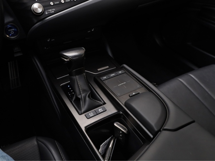 Lexus ES 300h F Sport Line | 360 Camera | Premium Navi | Dodehoek