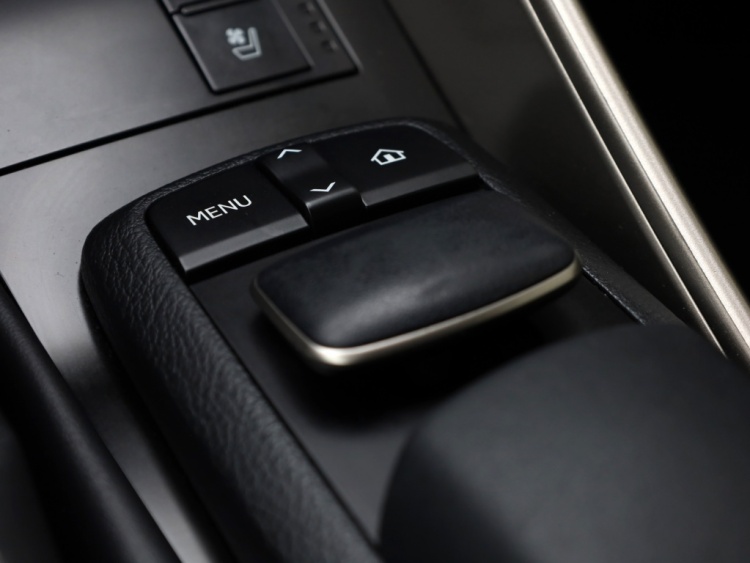 Lexus IS 300h Luxury Line | Mark Levinson | Stoelventilatie | Full LED